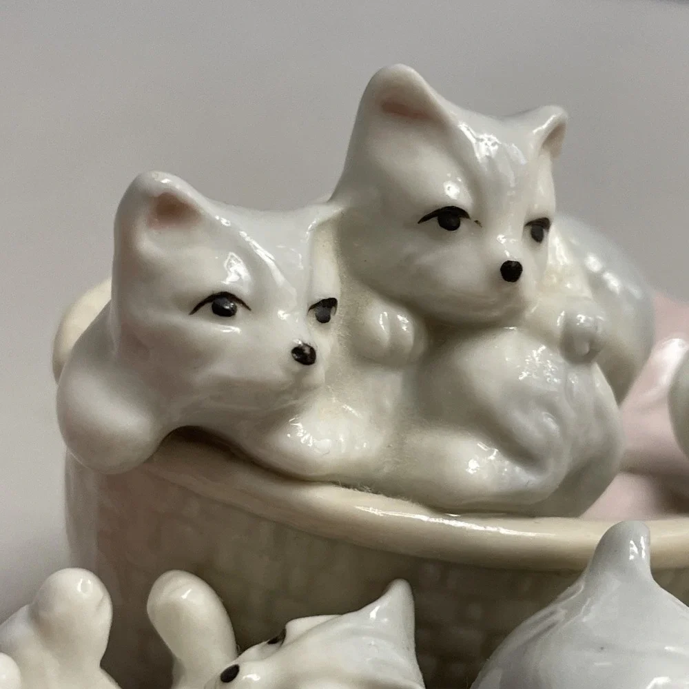 Vintage Cat & Kitten Figurine By Simson Taiwan Porcelain Play Time Grey Kitty